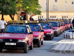 Transporte em Fez, Táxis